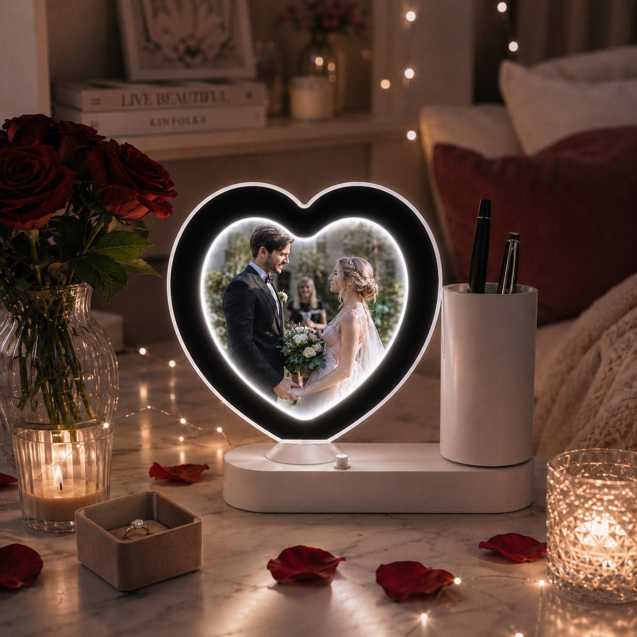 Oglinda magica cu insertie foto si lumina LED cu suport de pixuri - INIMA MM101233 - Green Print